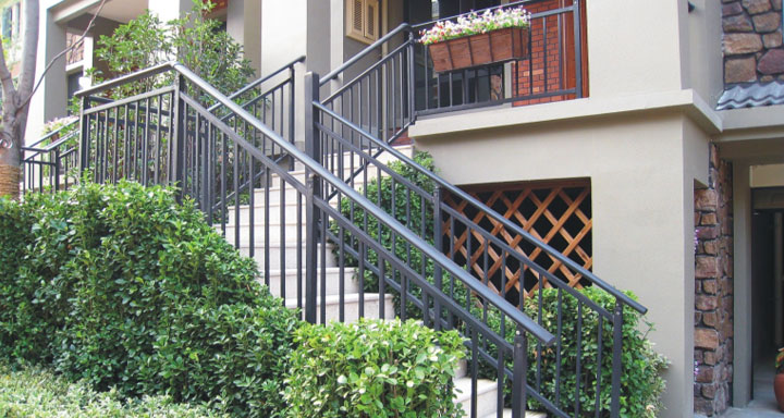 湖南衡陽(yáng)小區(qū)樓梯護(hù)欄案例 - 中出網(wǎng)-智能出入口與停車(chē)充電門(mén)戶