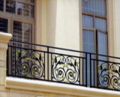 典雅鐵藝陽臺護欄