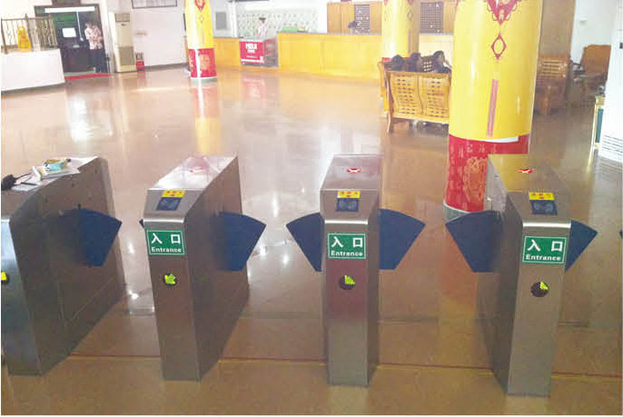 清遠(yuǎn)盈盞酒店人行通道閘工程案例 - 中出網(wǎng)-智能出入口與停車充電門戶