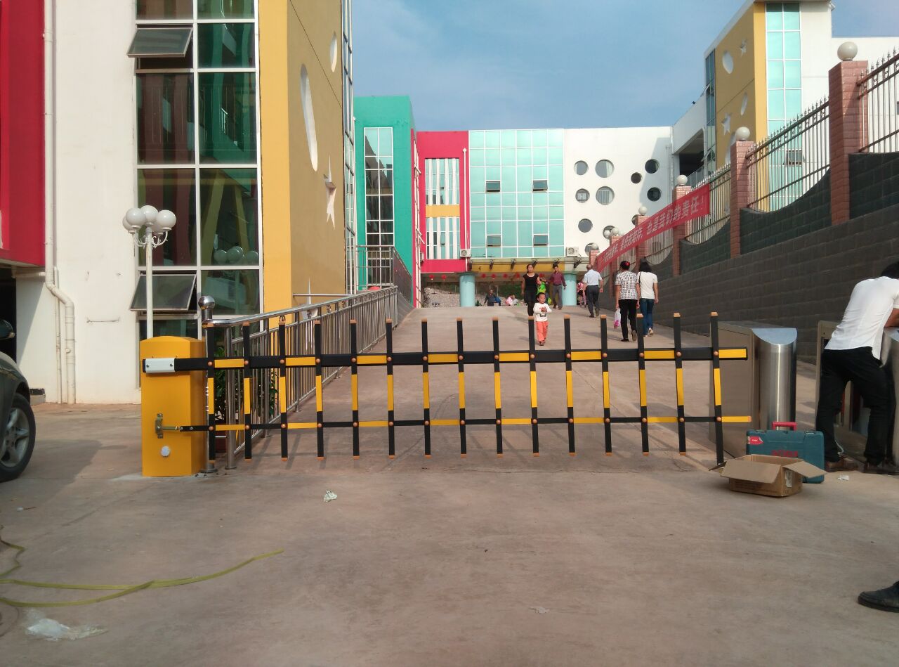 信豐幼兒園道閘案例 - 中出網(wǎng)-智能出入口與停車(chē)充電門(mén)戶(hù)