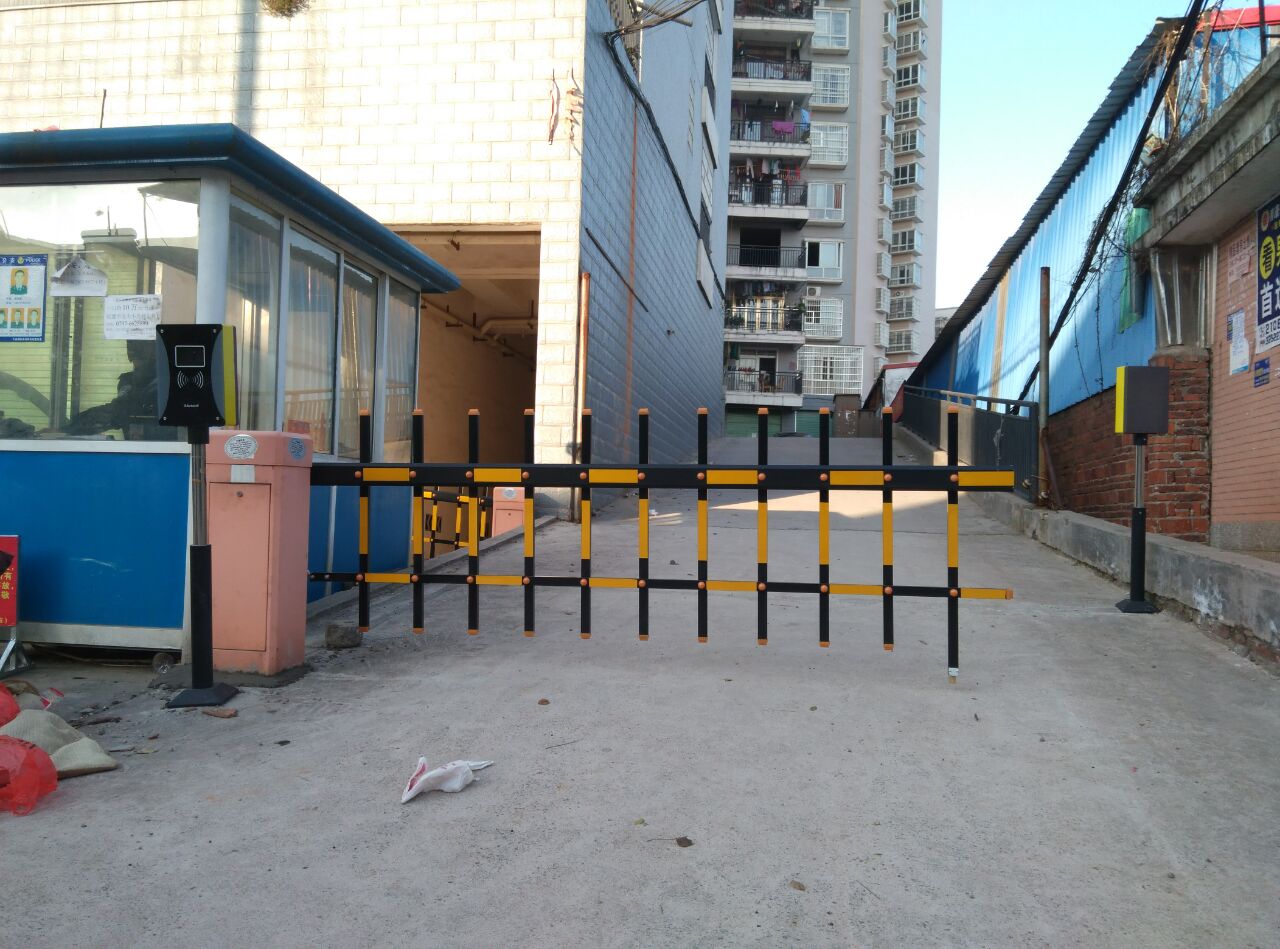 南康君嘉國(guó)際酒店直桿道閘案例 - 中出網(wǎng)-智能出入口與停車充電門戶