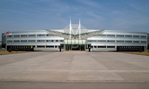 江蘇奧賽康藥業(yè)有限公司電動(dòng)伸縮門(mén)案例 - 中出網(wǎng)-智能出入口與停車(chē)充電門(mén)戶(hù)