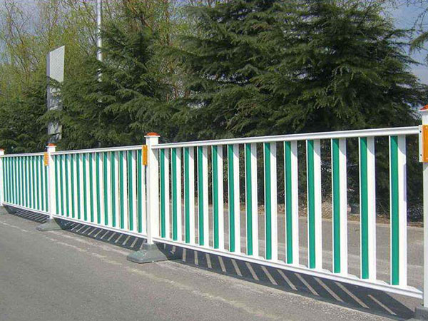 道路護(hù)欄 - 道路隔離護(hù)欄5