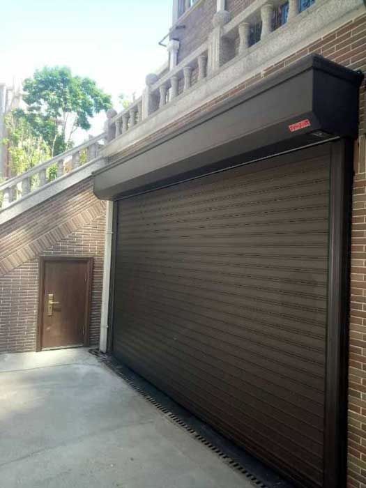 別墅鋁合金車(chē)庫(kù)門(mén)