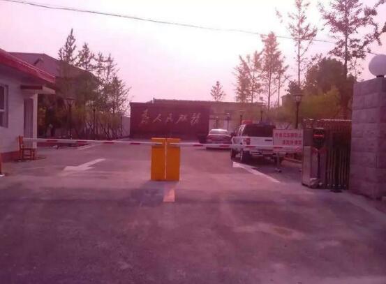 鹿泉區(qū)交通警察大隊(duì)更換石家莊出安智能道閘