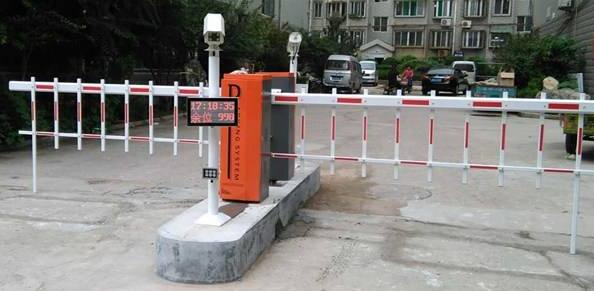 石家莊出安智能道閘讓石家莊二中實(shí)驗(yàn)學(xué)校顯得更有個(gè)性