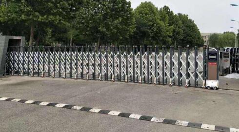 綠城曉風(fēng)印月選擇杭州出安智能為電動伸縮門供貨商