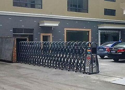 杭州出安智能伸縮門(mén)安裝在杭州市蕭山區(qū)新民學(xué)校