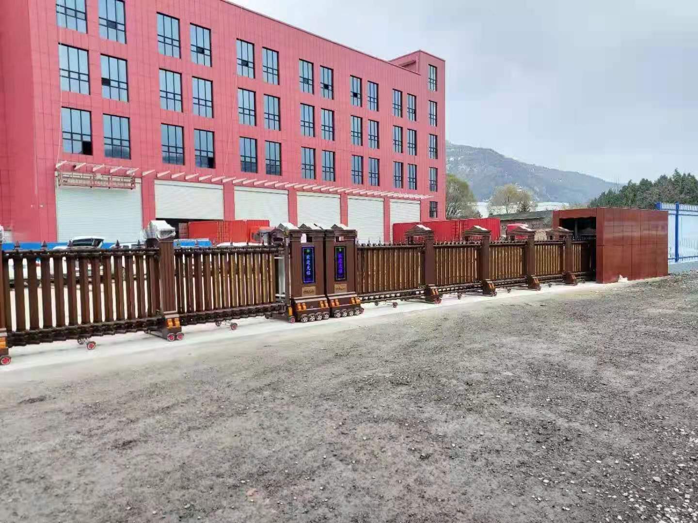 金碧輝煌工程案例 - 中出網(wǎng)-智能出入口與停車(chē)充電門(mén)戶(hù)