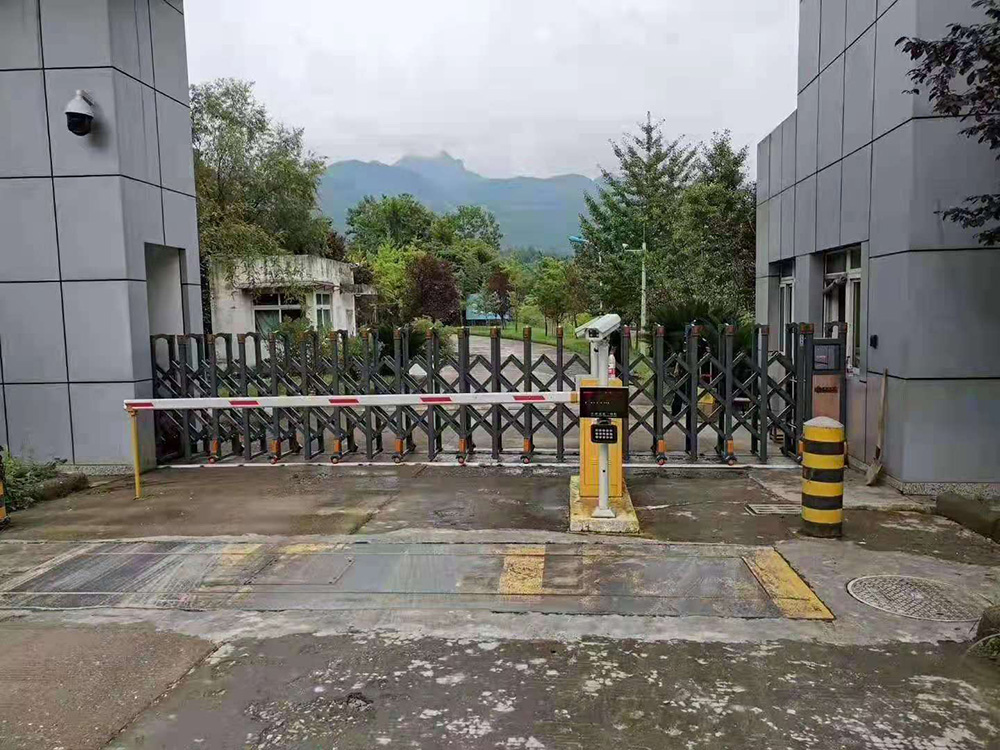 步步高系列案例 - 中出網-智能出入口與停車充電門戶