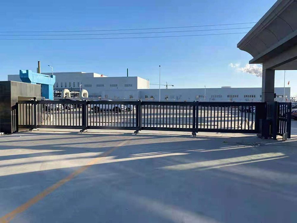 段滑門(mén)系列工程案例 - 中出網(wǎng)-智能出入口與停車(chē)充電門(mén)戶