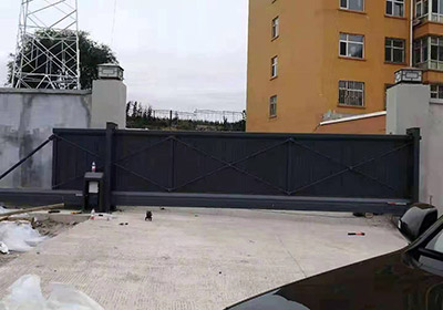 懸浮門系列案例 - 中出網(wǎng)-智能出入口與停車充電門戶