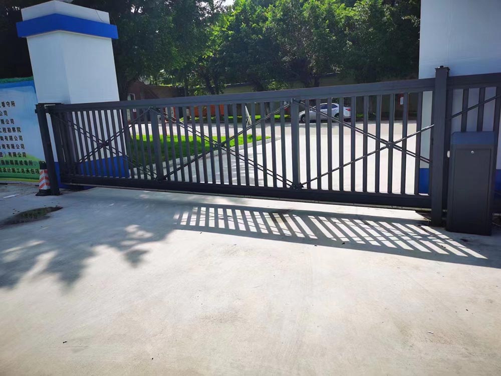 平移門系列案例 - 中出網-智能出入口與停車充電門戶