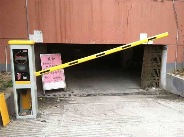 喜迎武漢出安智能道閘進駐武漢金地格林東郡小區(qū)