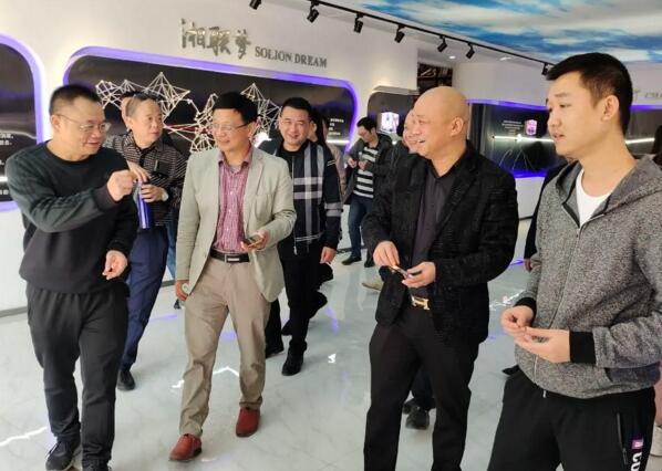 湘潭市建筑設(shè)計院一行到湘聯(lián)股份考察交流