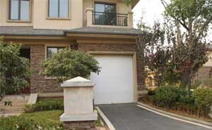 武漢保利地產(chǎn)車庫卷簾門案例 - 中出網(wǎng)-智能出入口與停車充電門戶