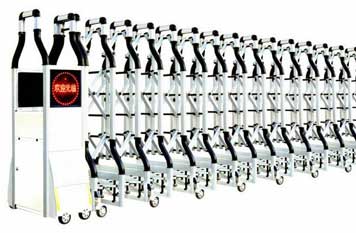 重慶市九龍坡區(qū)蟠龍小學(xué)大門(mén)口伸縮門(mén)支持單位重慶出安智能 