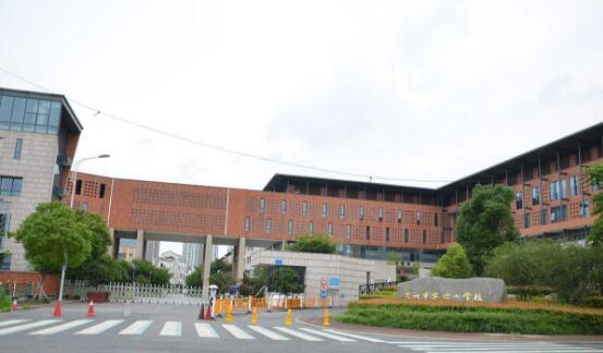 蘇州出安智能電動(dòng)伸縮門(mén)入選蘇州市實(shí)驗(yàn)小學(xué)