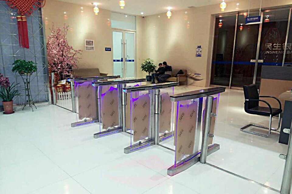 無錫出安智能速通門進(jìn)駐無錫民生銀行速通門