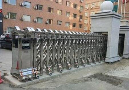 熱烈祝賀寧波出安智能伸縮門(mén)被寧波大學(xué)附屬學(xué)校啟用