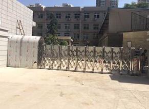 熱烈祝賀寧波出安智能伸縮門(mén)進(jìn)駐祥源漫城大門(mén)口