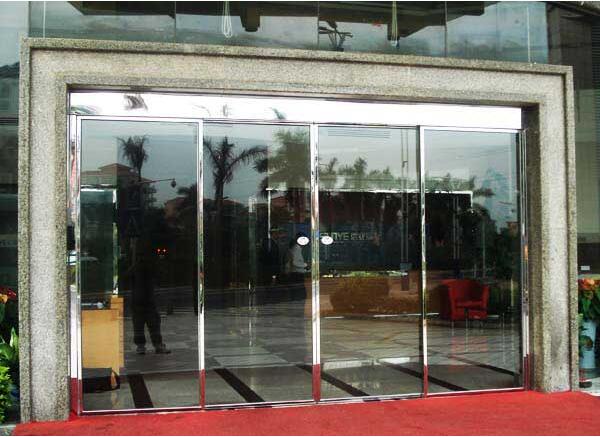 信業(yè)大廈自動門工程案例 - 中出網-智能出入口與停車充電門戶