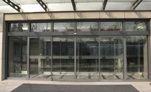 五金配件的好壞決定著泉州自動(dòng)門的成敗