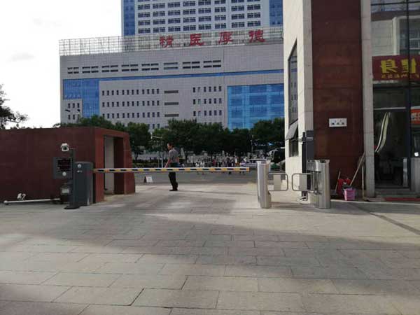 內(nèi)蒙古自治區(qū)體育局道閘案例 - 中出網(wǎng)-智能出入口與停車充電門戶