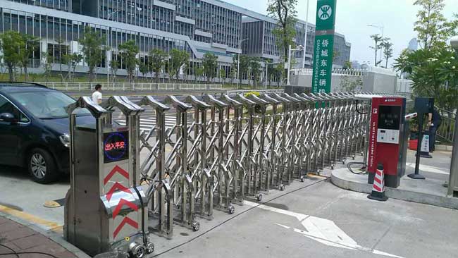 中建一局地鐵9號線伸縮門案例 - 中出網(wǎng)-智能出入口與停車充電門戶