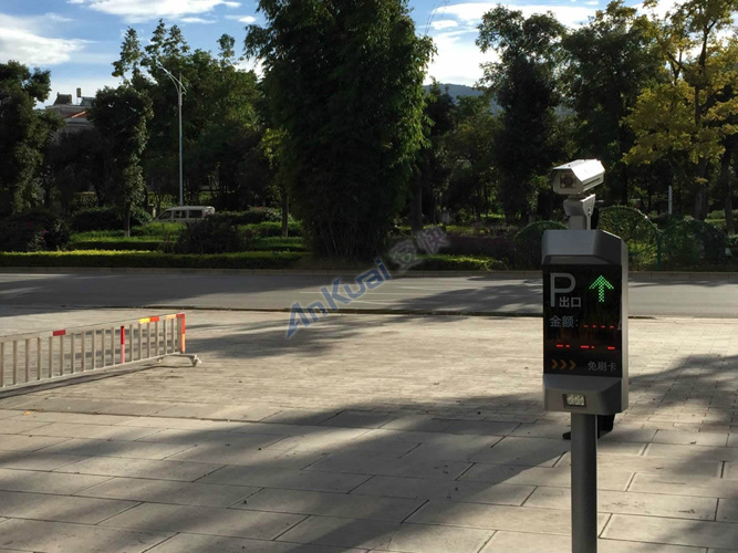 昆明出安智能車牌識別系統(tǒng)進(jìn)駐云南昆明滇池