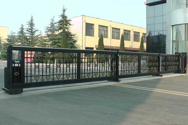 山東天同食品有限公司分段平移門案例 - 中出網(wǎng)-智能出入口與停車充電門戶