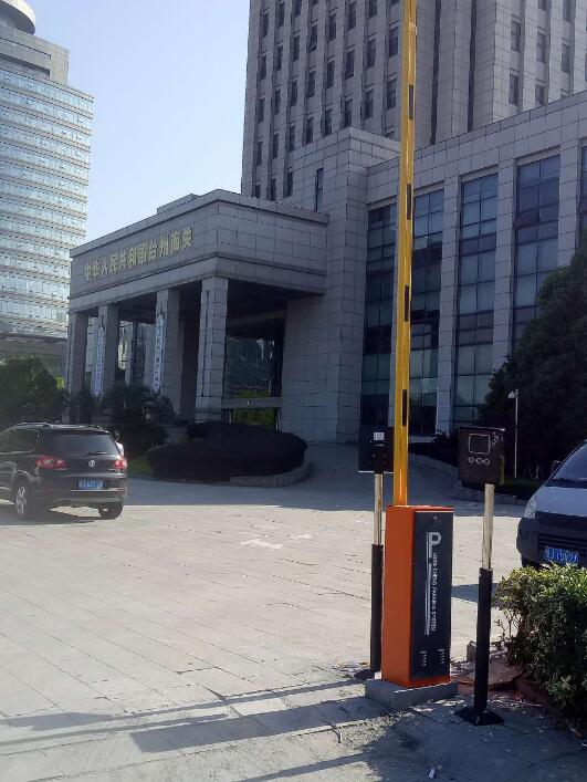 感謝椒江海關(guān)一直以來(lái)對(duì)臺(tái)州出安智能道閘的支持！