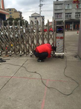 臺(tái)州出安智能電動(dòng)伸縮門讓三門縣林迪生學(xué)校顯得更有個(gè)性