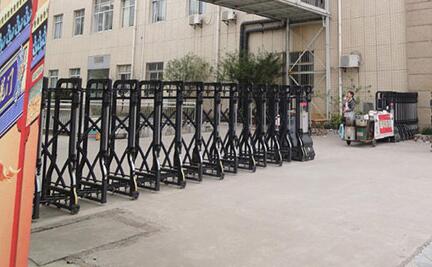 宏福麗景選用臺(tái)州出安智能伸縮門(mén)