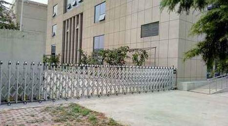 臺州出安智能電動伸縮門成臺州市椒江區(qū)卓越外國語培訓(xùn)學(xué)校的安全看護