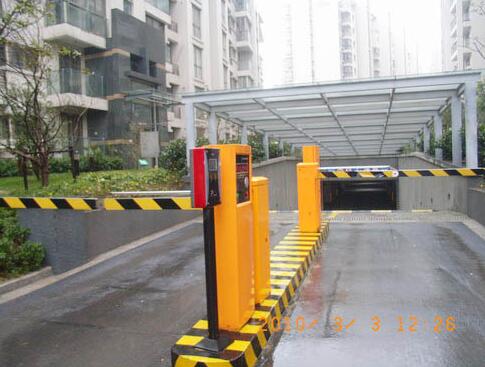 嘉興出安智能道閘安裝在恒順·瀾山悅