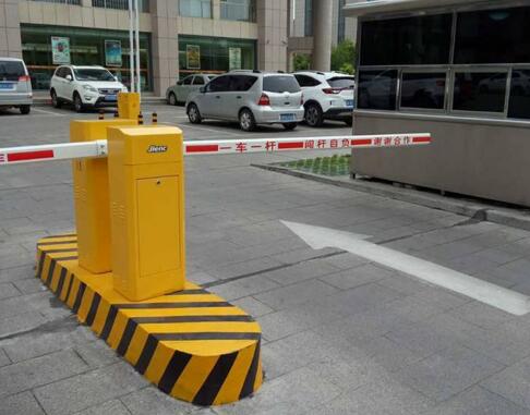 浙江金華康恩貝生物制藥有限公司選用金華出安智能道閘