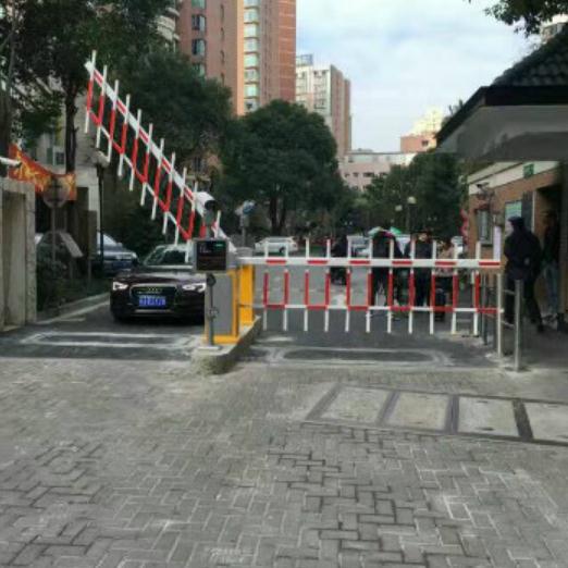 慶賀嘉禾一方啟用滄州出安智能伸縮門(mén)