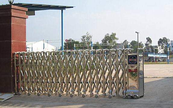 滄州醫(yī)學高等專科學校選擇滄州出安智能為伸縮門供貨商