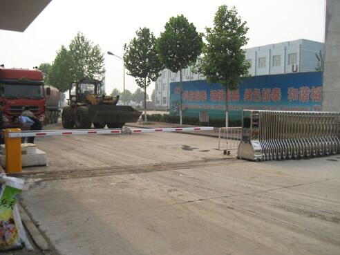 邯鄲出安智能道閘成功落地裕泰茶館