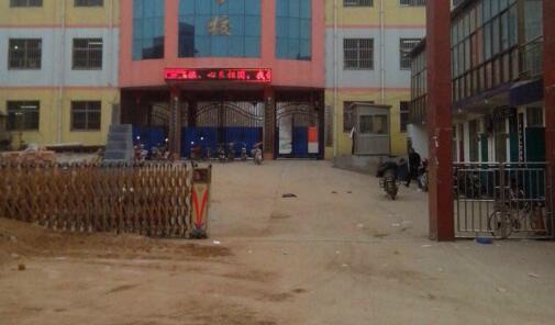 邯鄲出安智能伸縮門成為邯鄲市明山學(xué)校的門柱