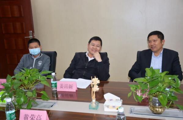 區(qū)、鎮(zhèn)政府領(lǐng)導(dǎo)蒞臨榮高門窗慰問(wèn)走訪