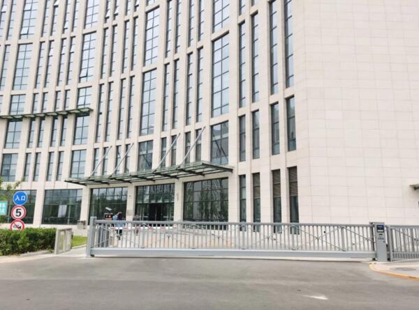 榮高伸縮門(mén)北京總代理?xiàng)钣老壬o予了高度的認(rèn)可