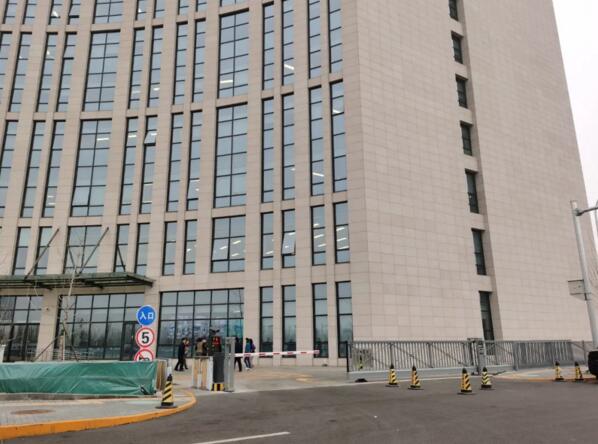 榮高伸縮門(mén)為守護(hù)而生