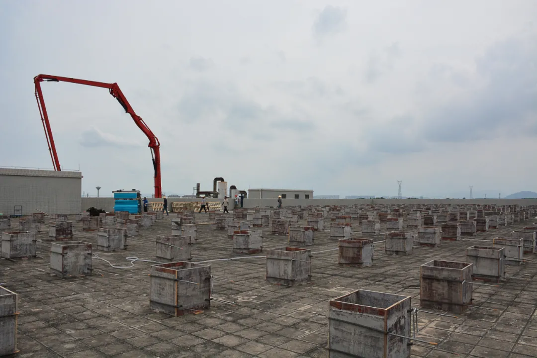 工程建設者代表報告：設備安裝就緒。