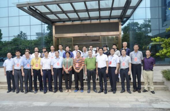 熱烈歡迎信宜市政協(xié)委員會(huì)、三水區(qū)政協(xié)委員會(huì)赴榮高智能門(mén)窗考察參觀指導(dǎo) 