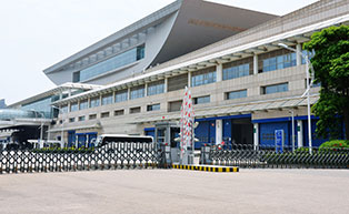 廈門國際會展中心伸縮門工程案例 - 中出網(wǎng)-智能出入口與停車充電門戶