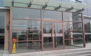 星華海岸城EM-CZ355型號肯德基門案例 - 中出網-智能出入口與停車充電門戶