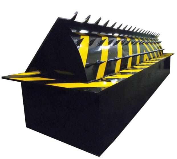 南陽(yáng)出安智能路障機(jī)為翰林華府大門口添上色彩