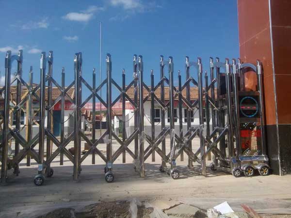 喜迎蘭州出安智能電動伸縮門進駐榆中縣小水字小學